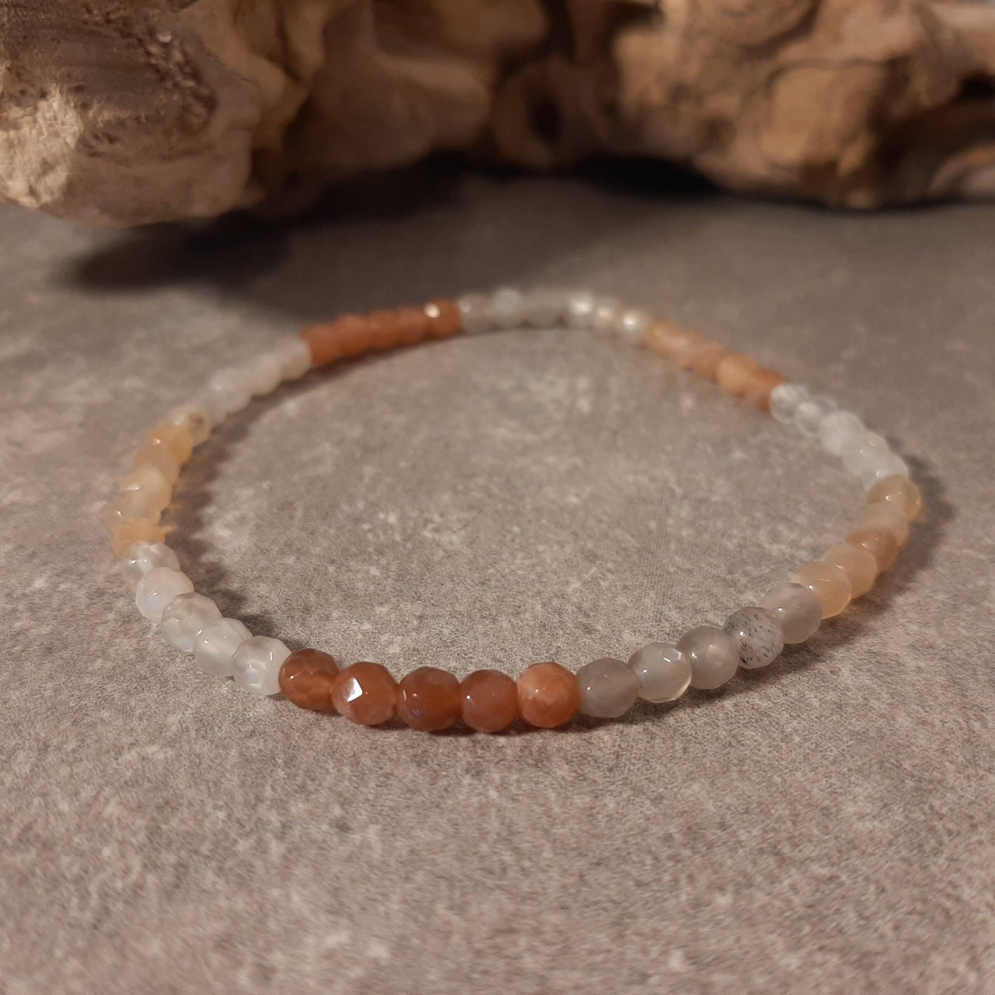 Kugelarmband facettiert - Mondstein