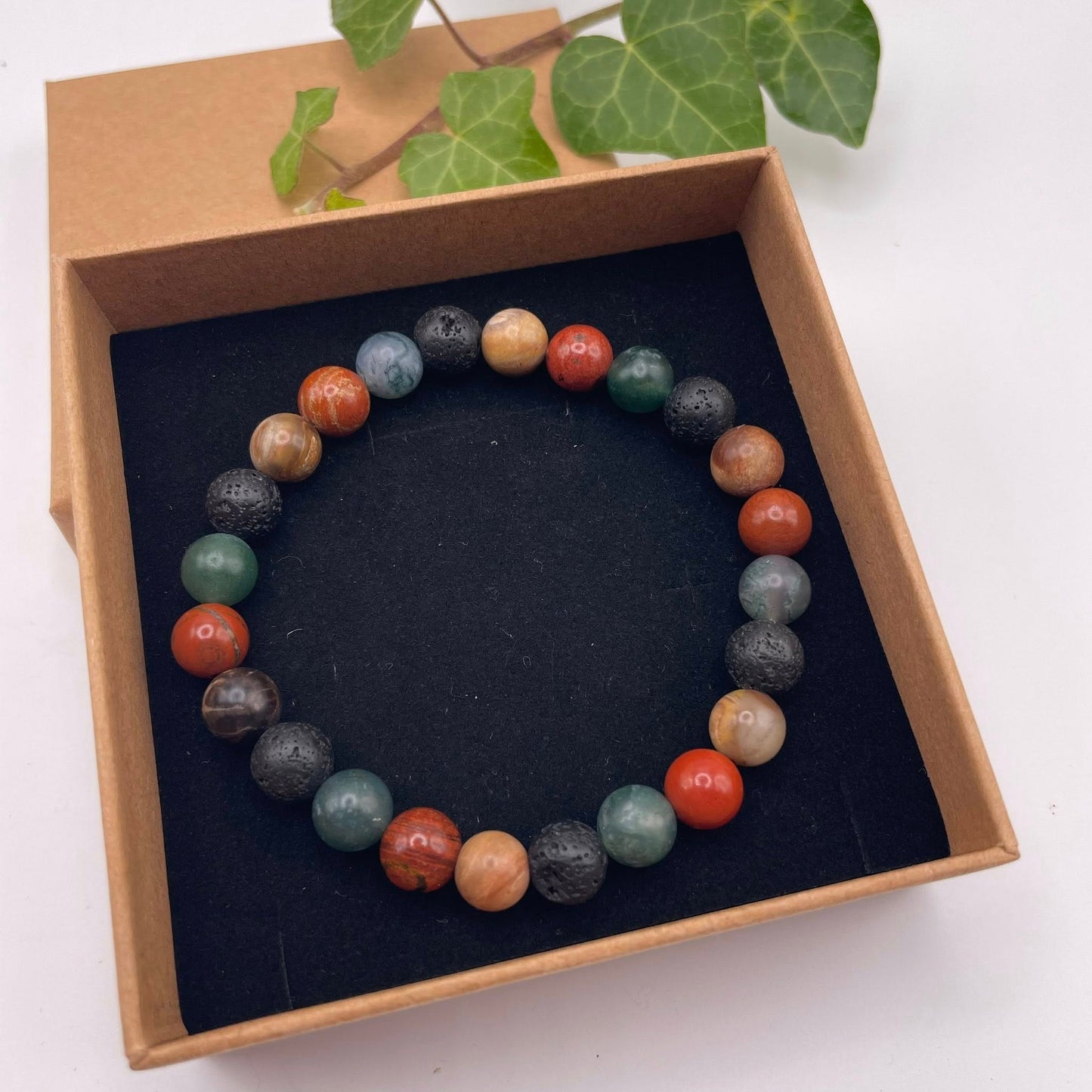 Detailansicht Armband DER ABENTEURER – Naturstein Herrenarmband mit Lava & Moosachat, WUNDERSTEIN