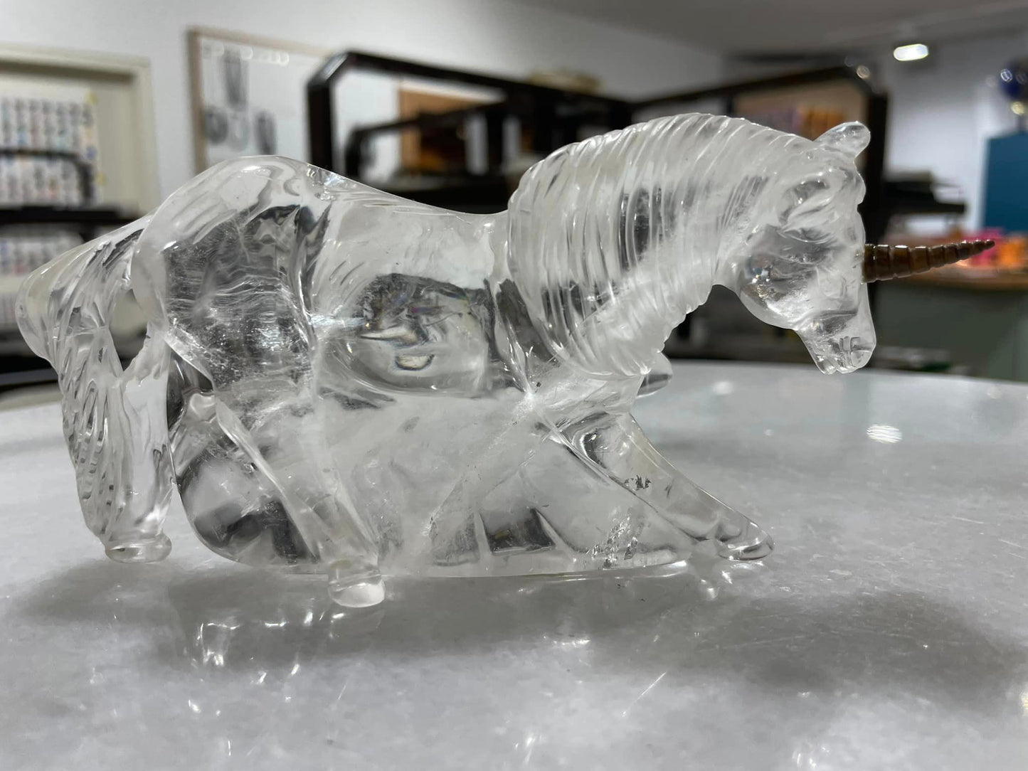 Einhorn aus Bergkristall