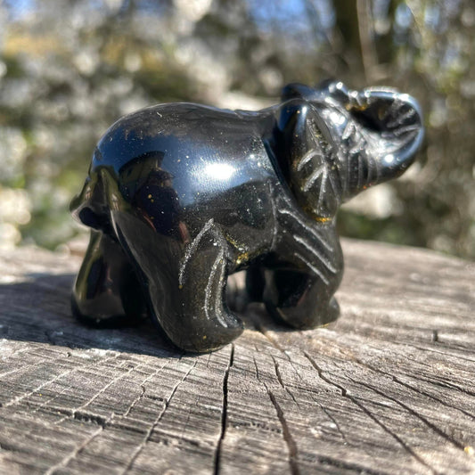 Elefant aus Goldobsidian – Handgefertigte Edelstein-Tierfigur