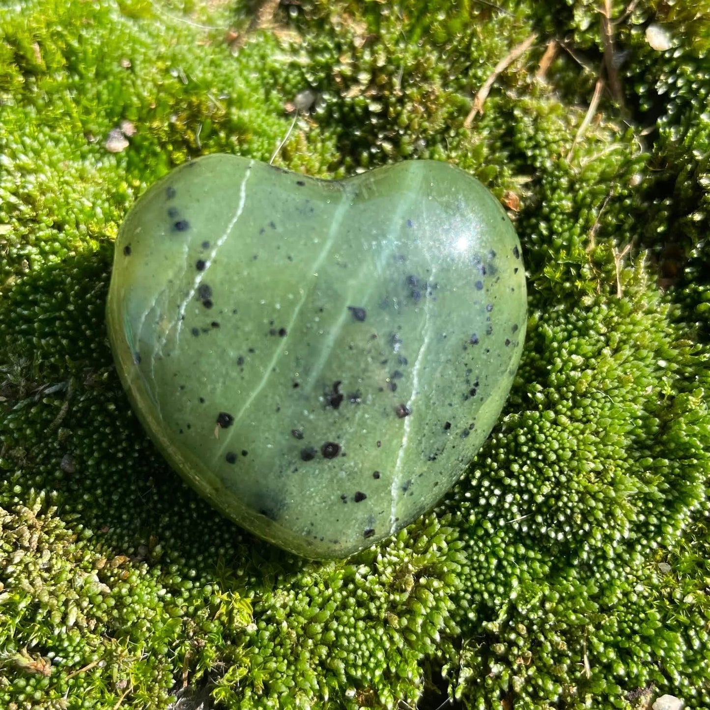 NEPHRIT/JADE - Herz gebohrt 30mm
