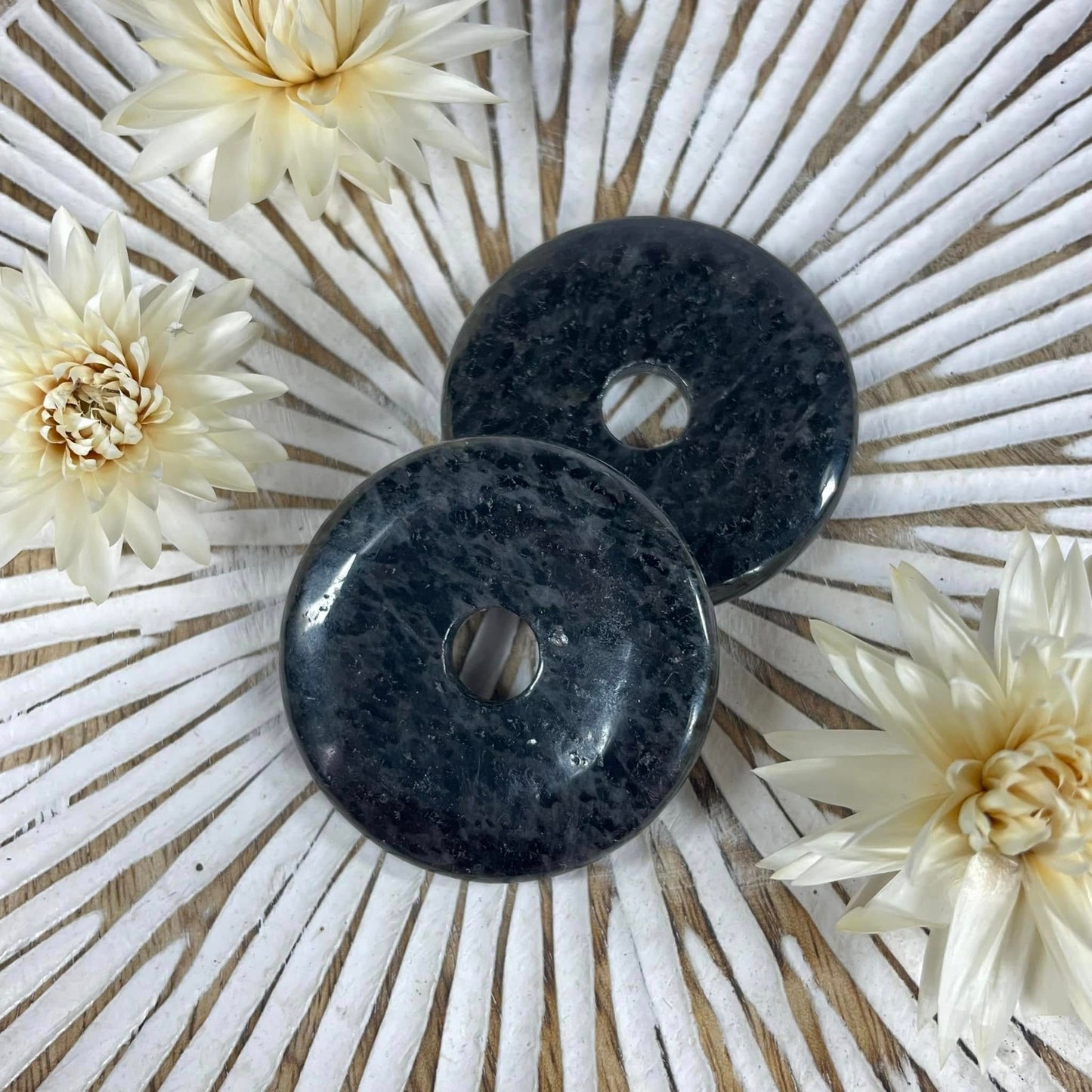 NUUMMIT - Donut