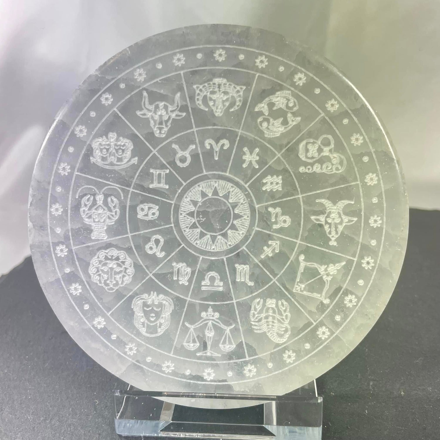Edelsteinarmbänder und kreative Geschenksets passend zum Sternzeichen, handgefertigt von WUNDERSTEIN