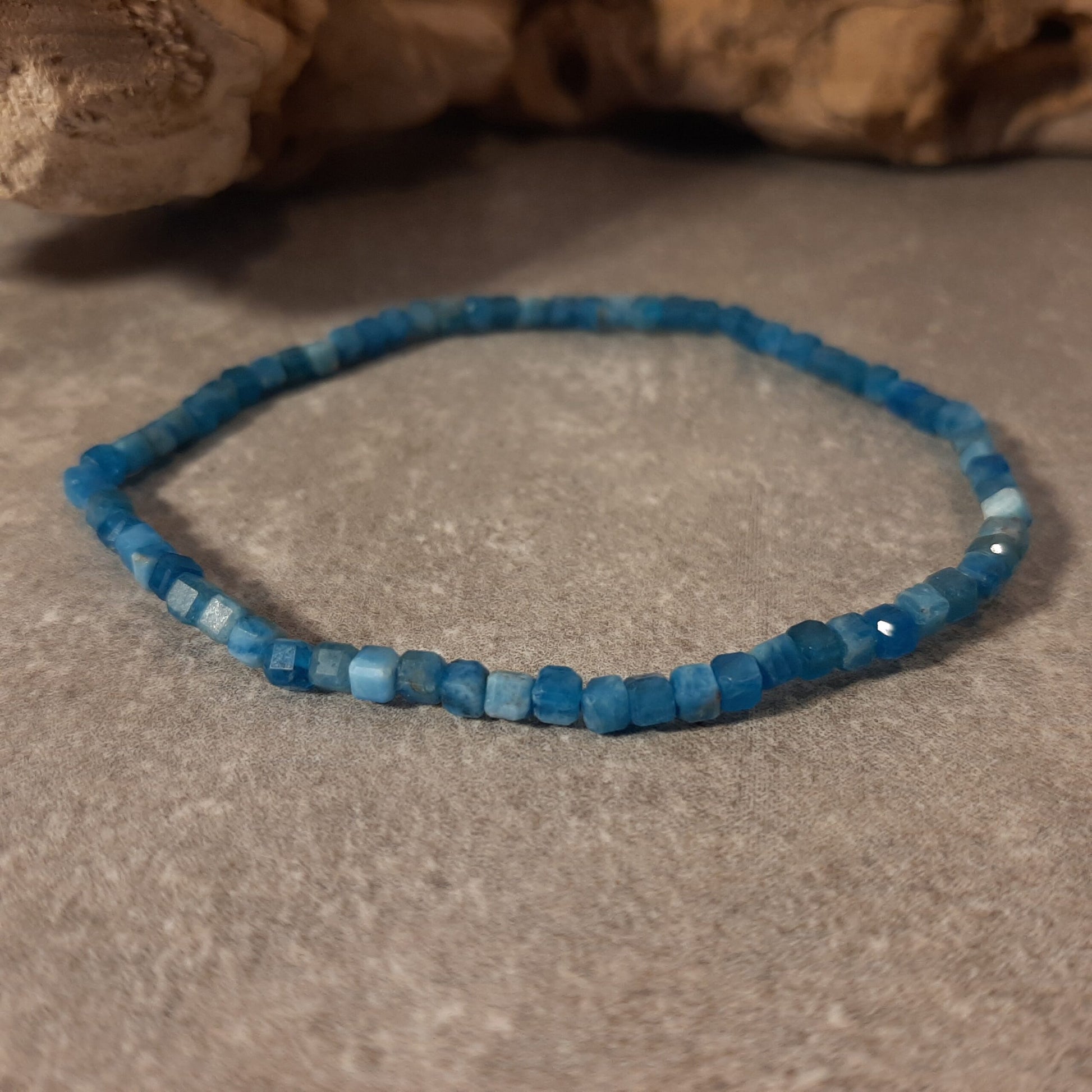 Würfel-Armband 3,5mm - Neon Apatit