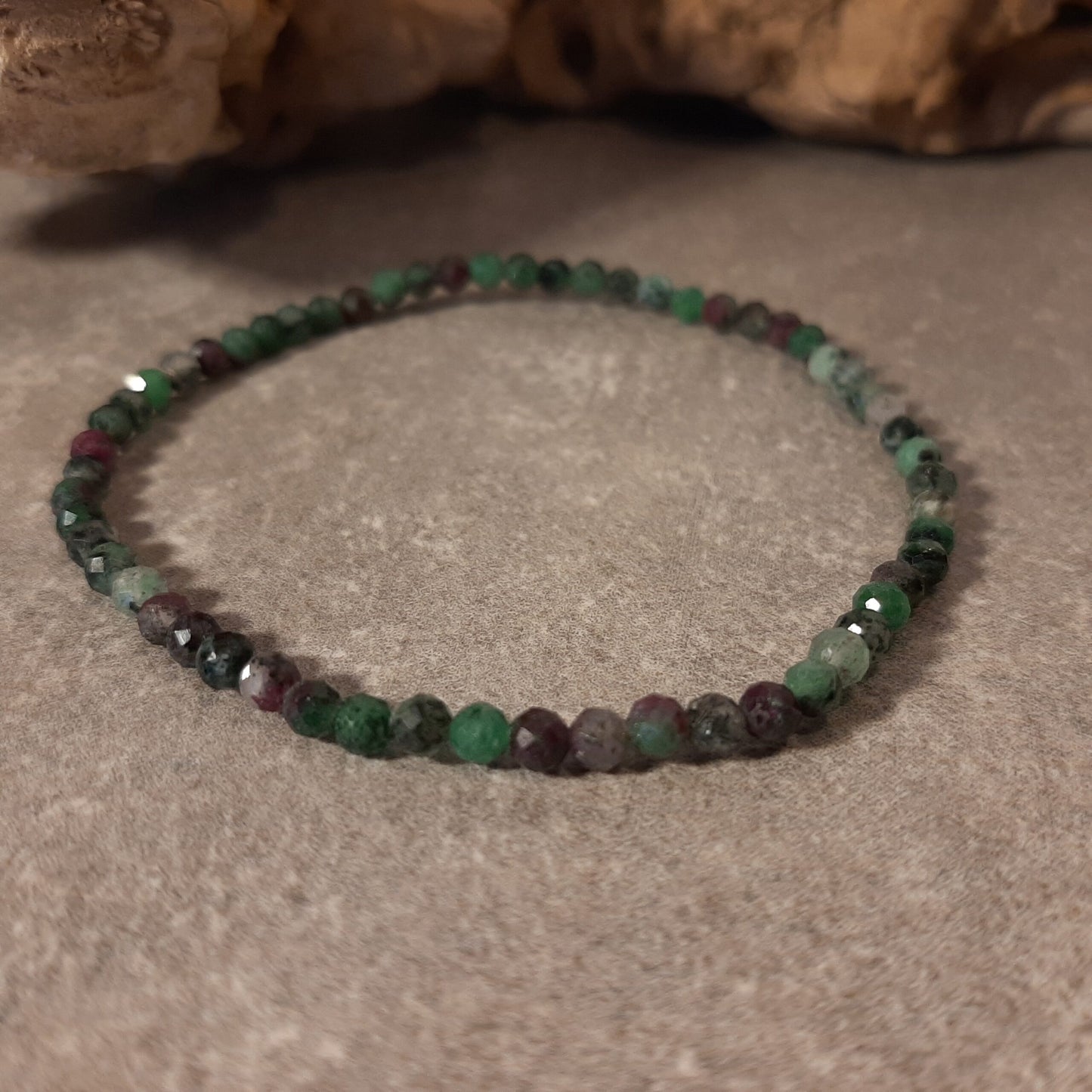 Kugelarmband facettiert - Rubin-Zoisit