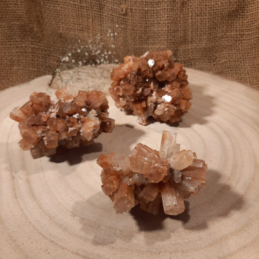 Aragonit-Kristall XL in der Draufsicht – handverlesenes Mineral von WUNDERSTEIN
