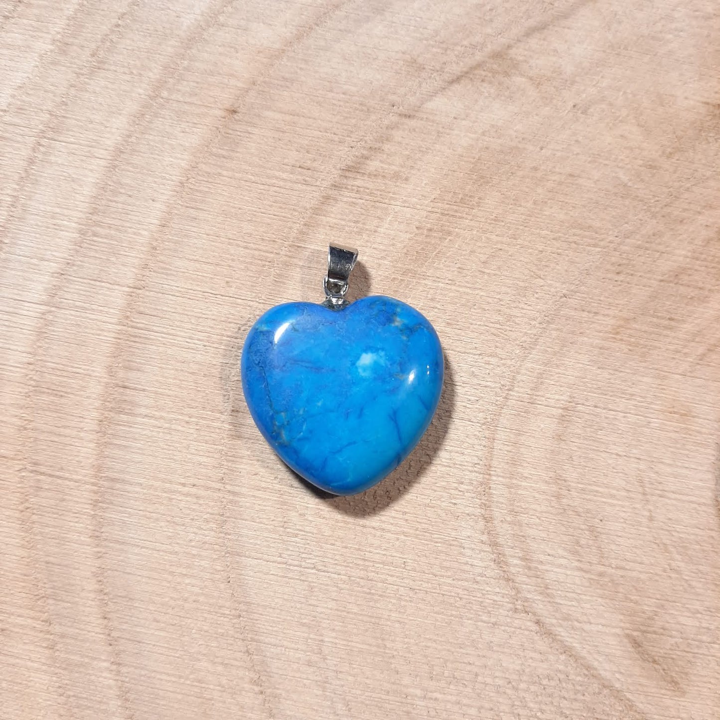 Edelsteinherzen-Anhänger - Blauer Howlith