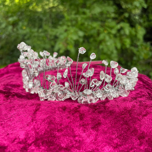 Edelstein-Tiara mit Bergkristall – handgefertigtes Unikat von WUNDERSTEIN
