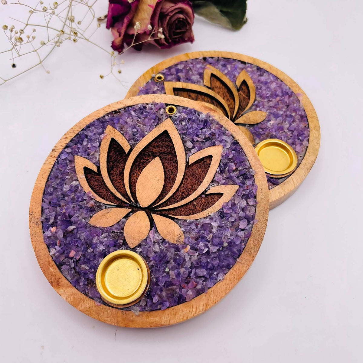 Räucherhalter „Lotus“ – Amethyst & Mangoholz