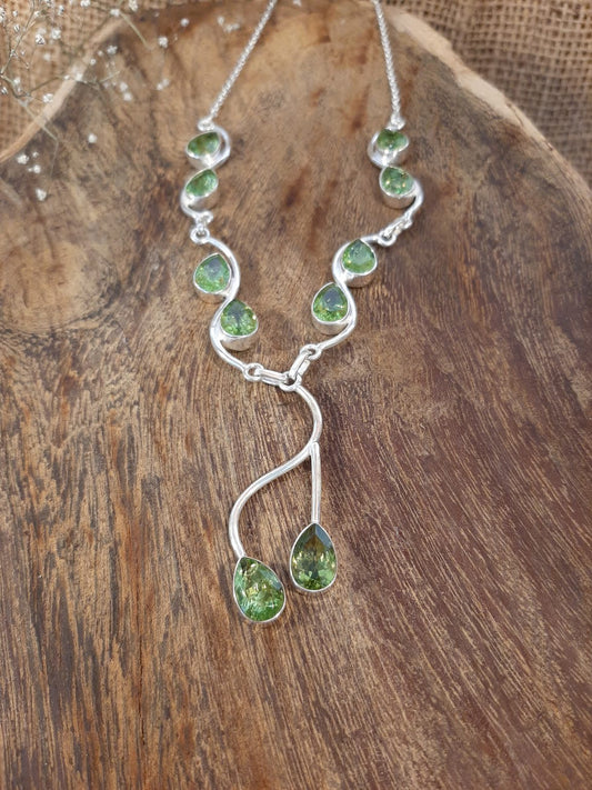 Silbercollier facettiert - Olivin/Peridot