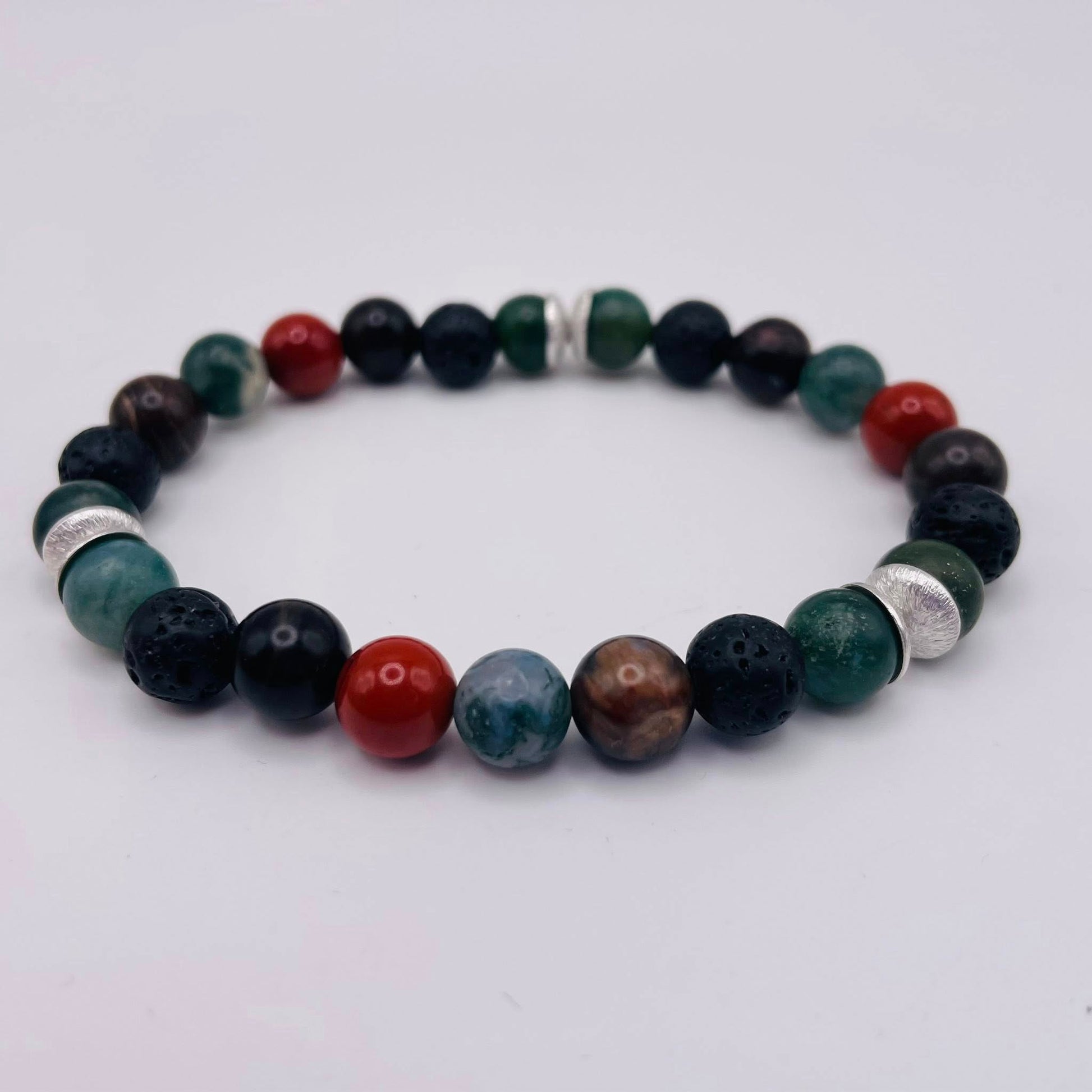 Herren-Edelstein-Armband DER ABENTEURER mit Silberelementen, Rotem Jaspis, Lava, Moosachat & Versteinertem Holz – WUNDERSTEIN
