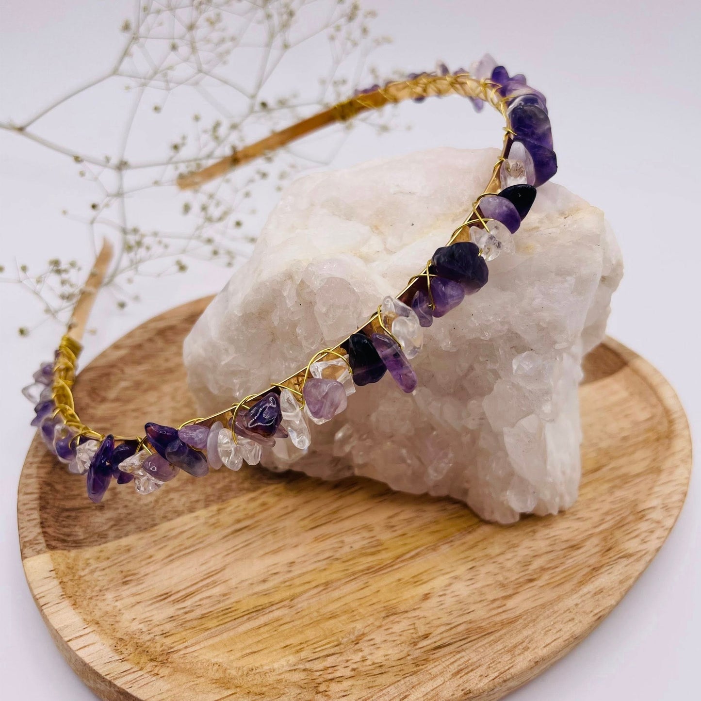 Goldener Haarreifen mit echten Amethyst- und Bergkristall-Steinen – Edelstein-Haarschmuck für Hochzeit und Mittelalter
