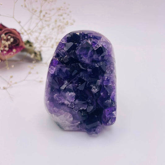 Amethyst Drusenstück Unikat 5x3,5x6,5cm – tief violette Kristallgeode – handverlesen von WUNDERSTEIN
