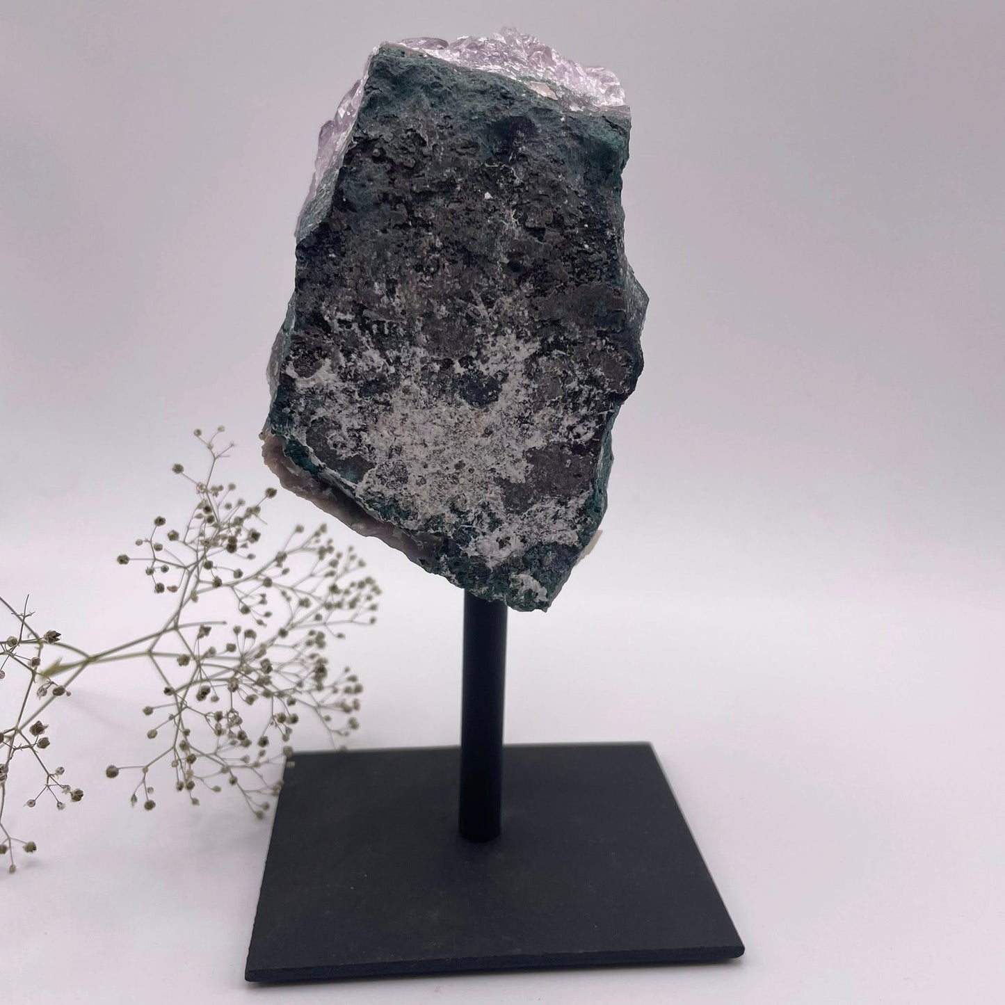 Amethyst auf Metallständer in XL-Größe