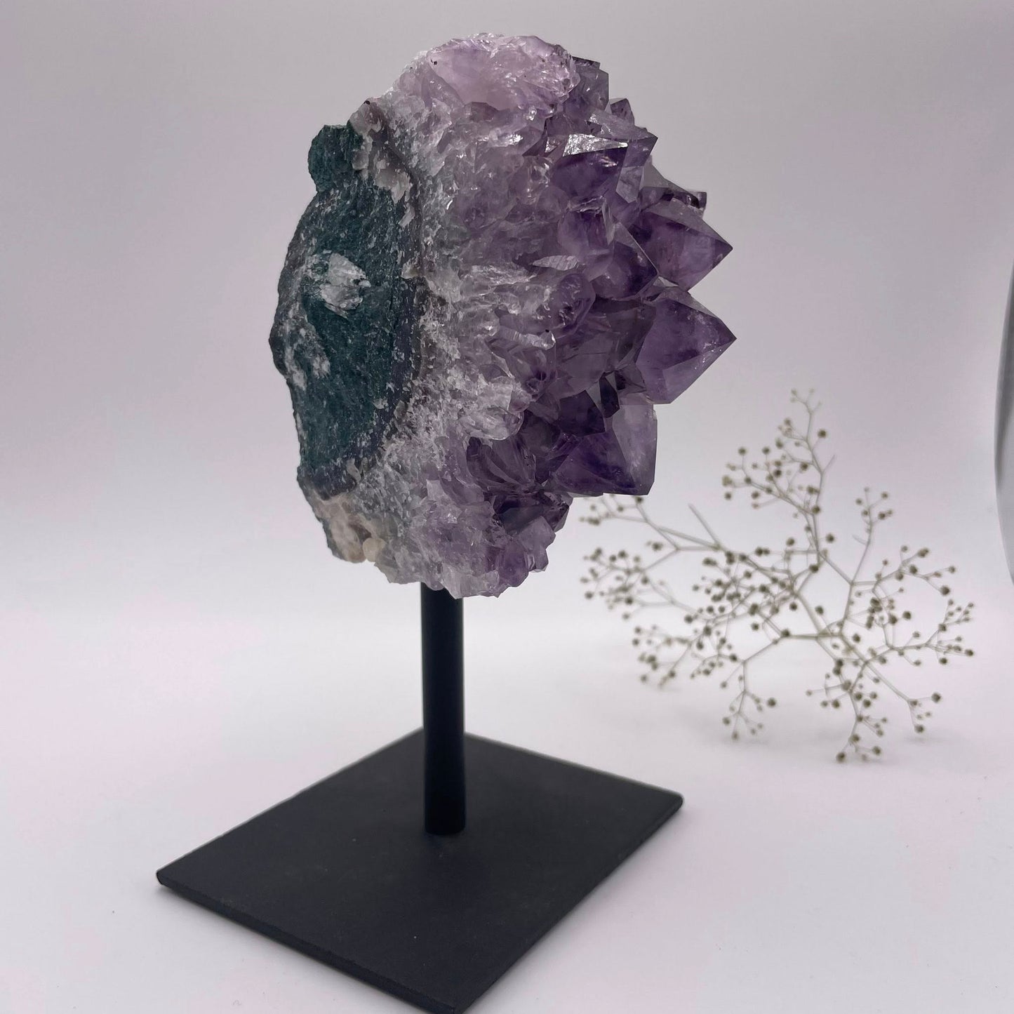 Amethyst auf Metallständer in XL-Größe