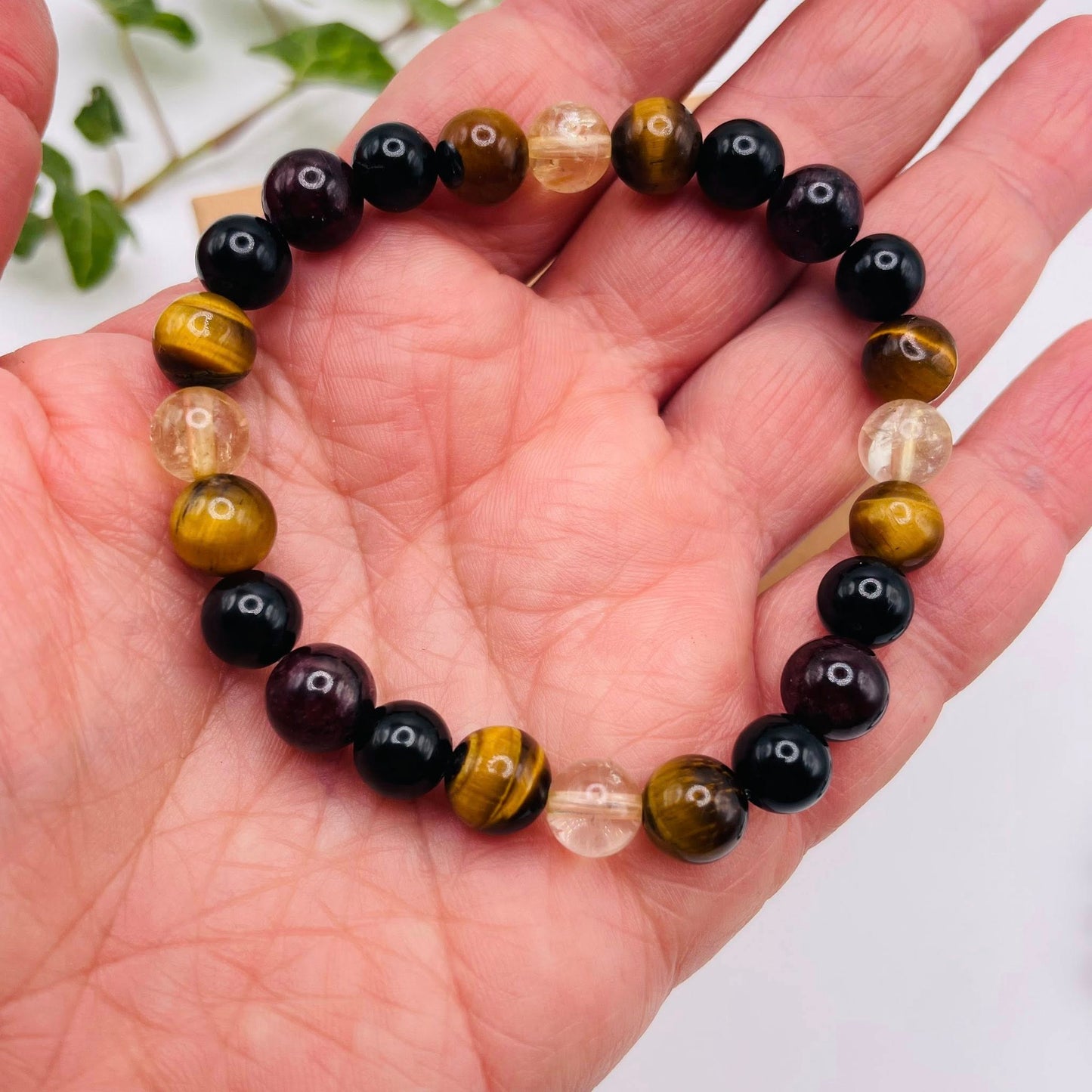 Detailansicht Armband DER ANFÜHRER – Naturstein Herrenarmband mit Tigerauge & Citrin, WUNDERSTEIN
