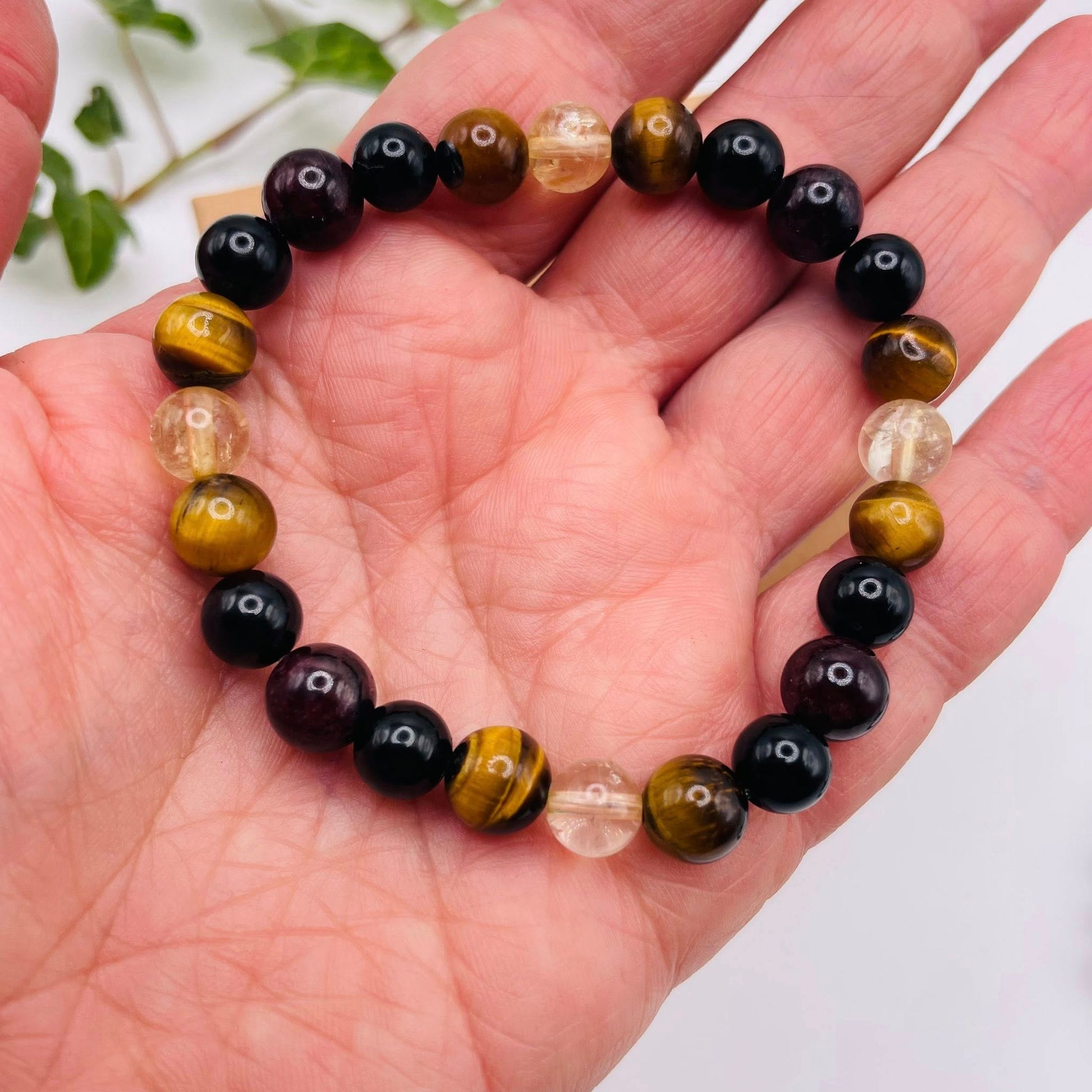 Detailansicht Armband DER ANFÜHRER – Naturstein Herrenarmband mit Tigerauge & Citrin, WUNDERSTEIN
