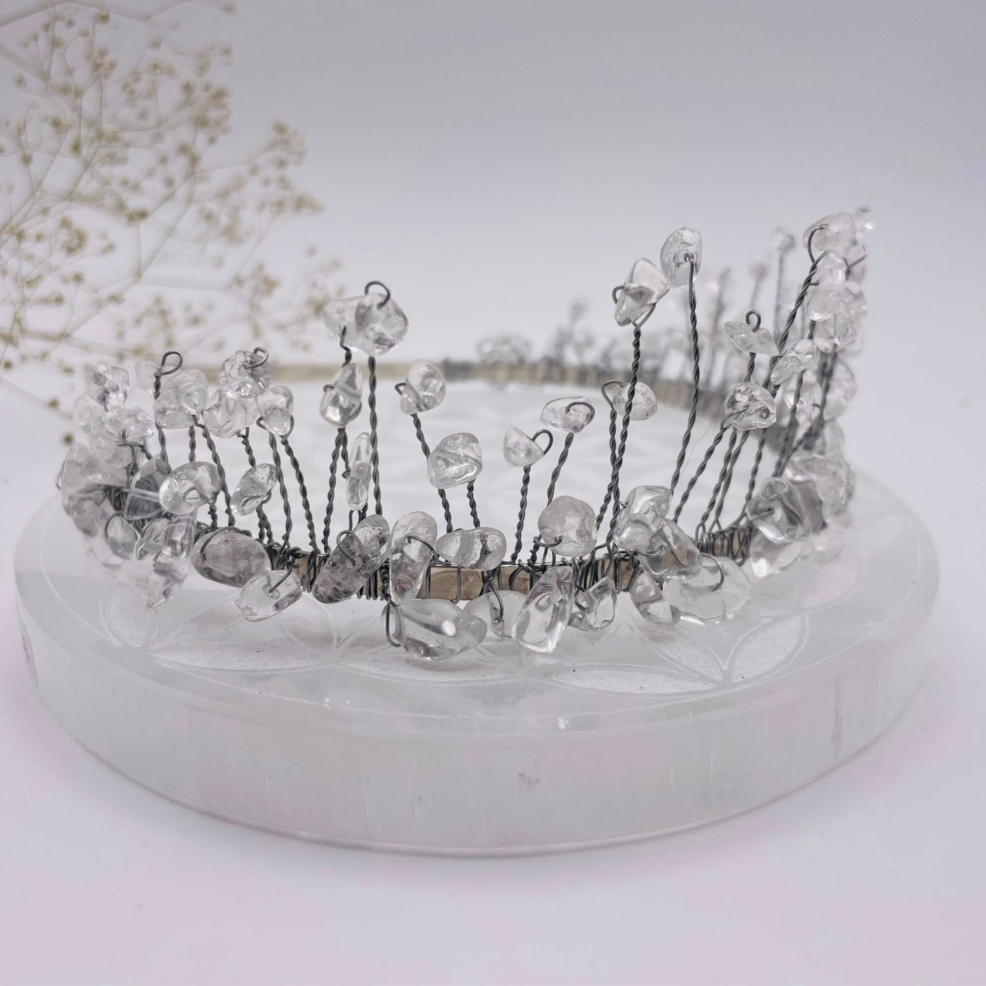 Silberne Edelstein-Tiara mit Bergkristall – zeitlose Krone für besondere Anlässe von WUNDERSTEIN

