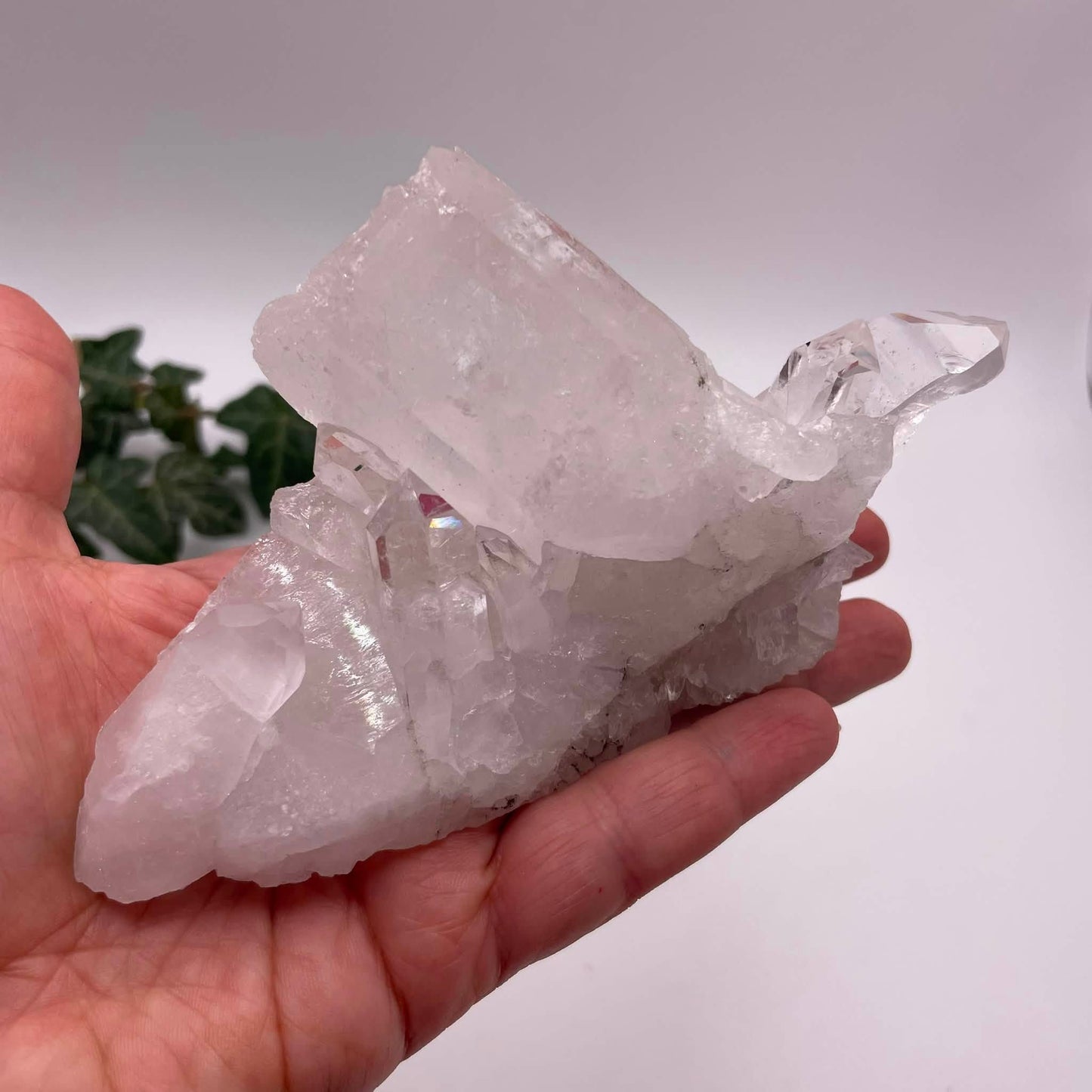 Bergkristallstufe Nr. 10 Detailansicht – natürliche Quarzspitzen, handverlesen von WUNDERSTEIN
