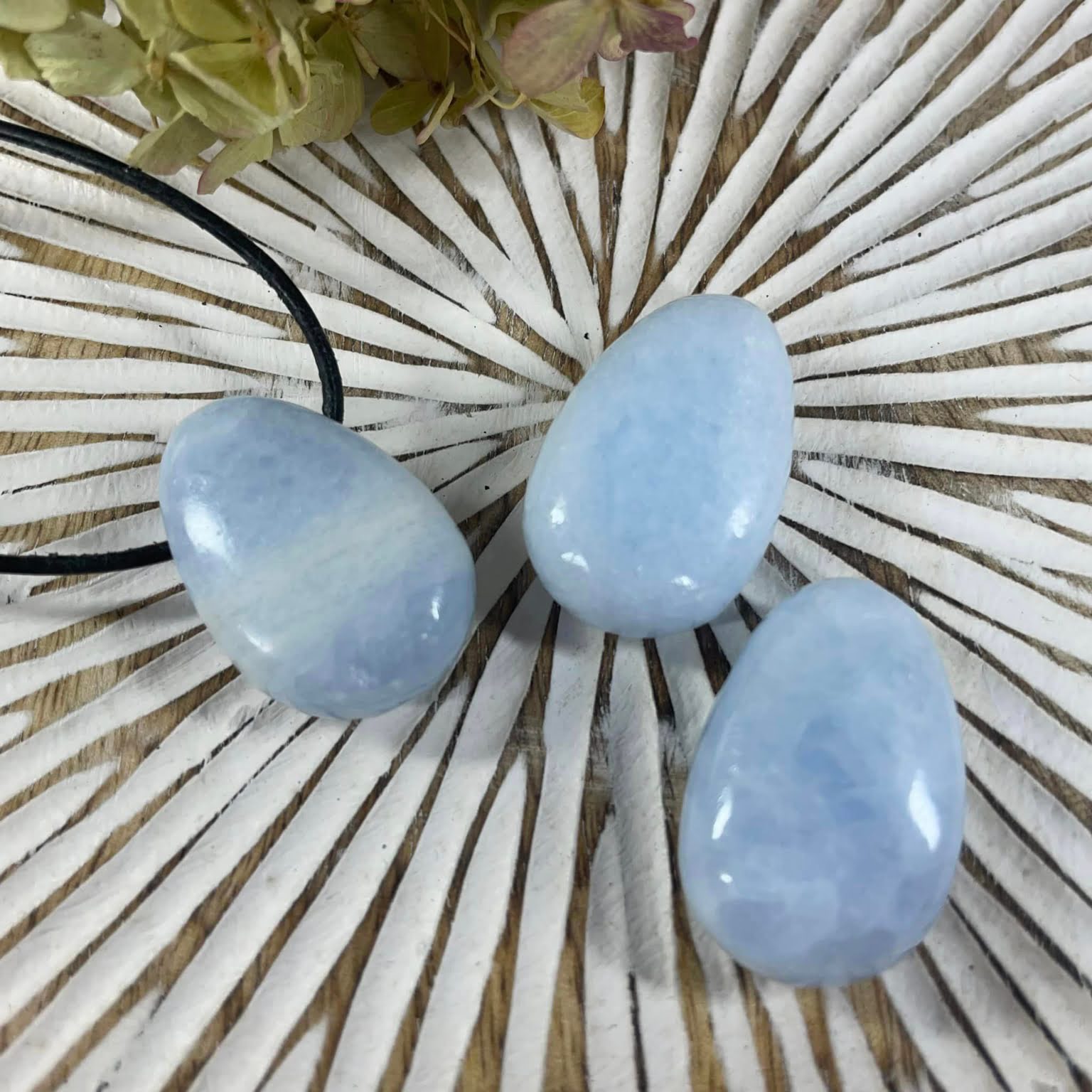 Edelsteintropfen - Anhänger gebohrt - Calzit blau