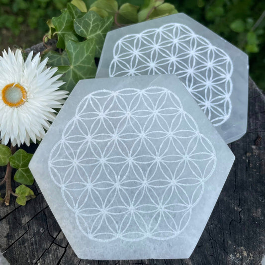 Selenit-Scheibe "BLUME DES LEBENS"-hexagonförmig