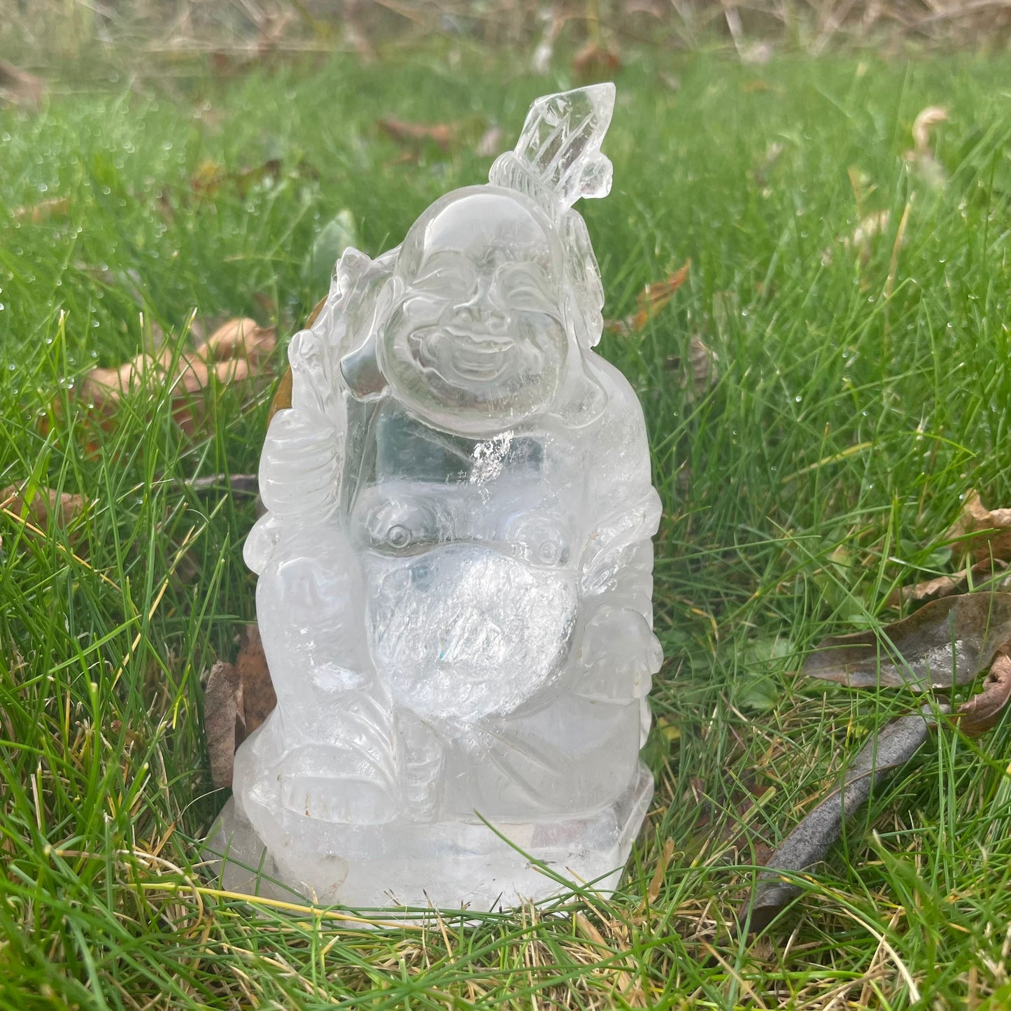 Buddha lachend aus Bergkristall – Sammlerstück Unikat