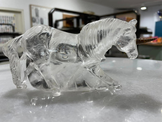 Einhorn aus Bergkristall