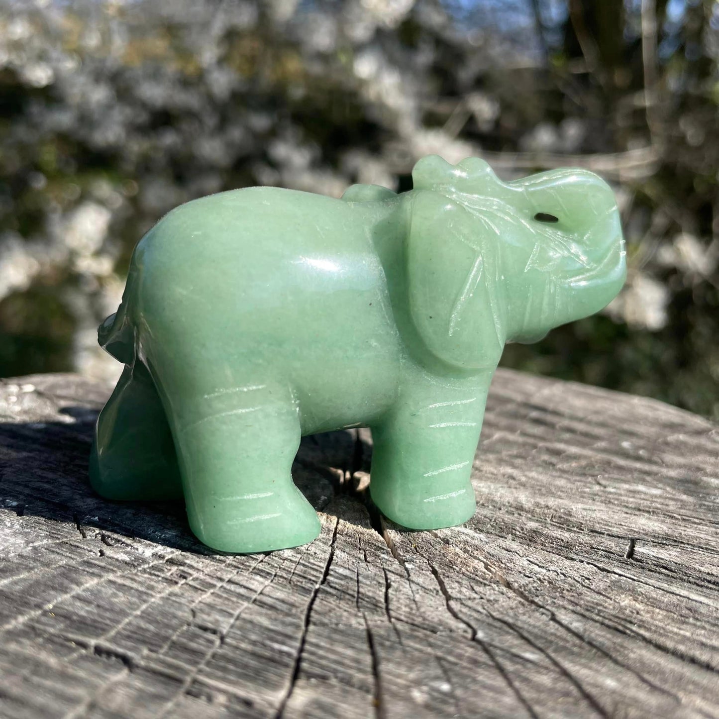 Elefant aus Aventurin – Handgefertigte Edelstein-Tierfigur