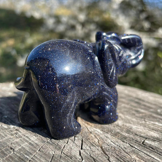 Elefant aus Blaufluss – Handgefertigte Edelstein-Tierfigur
