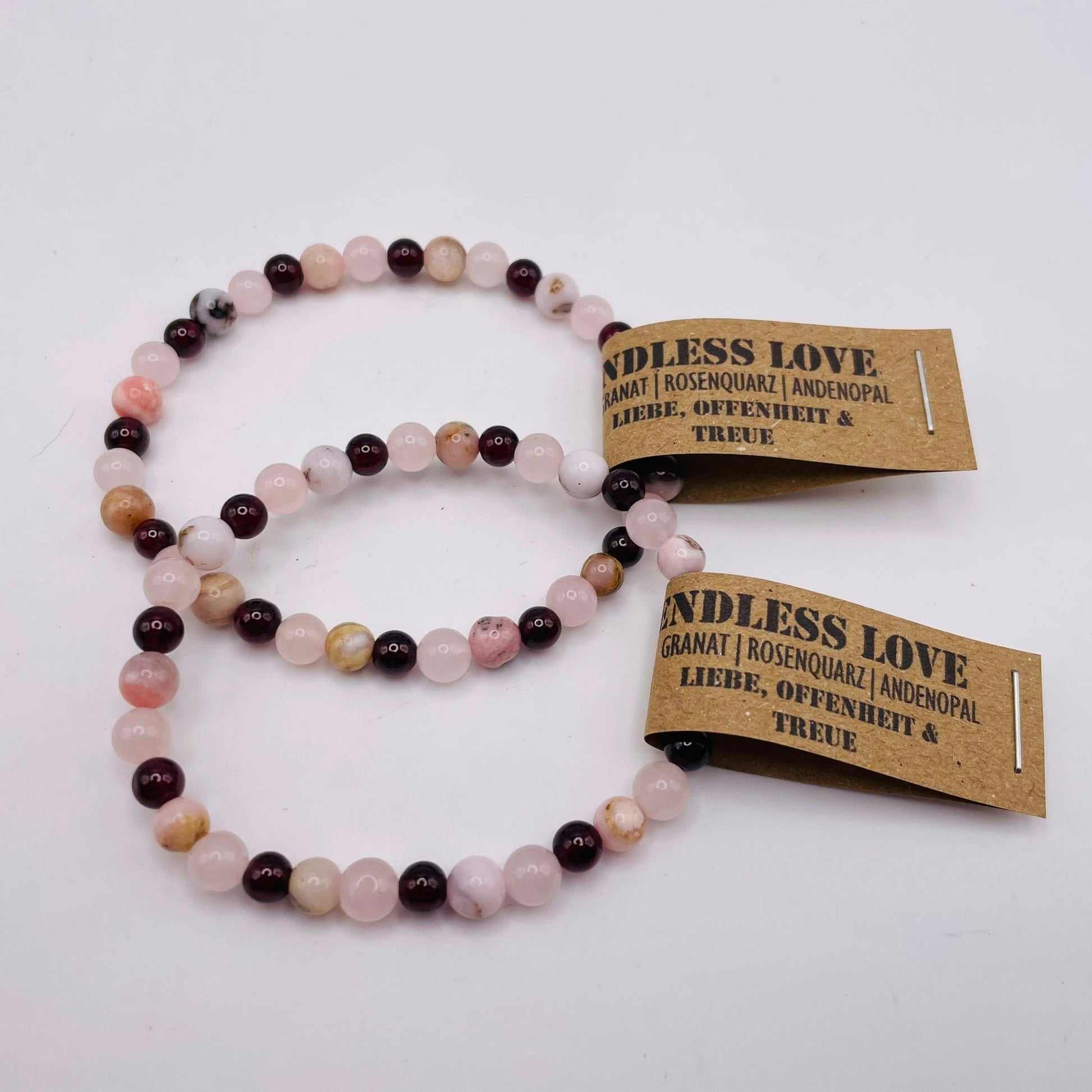 Detailansicht Endless Love Edelsteinarmband mit Rosenquarz und Granat – handgefertigt von WUNDERSTEIN