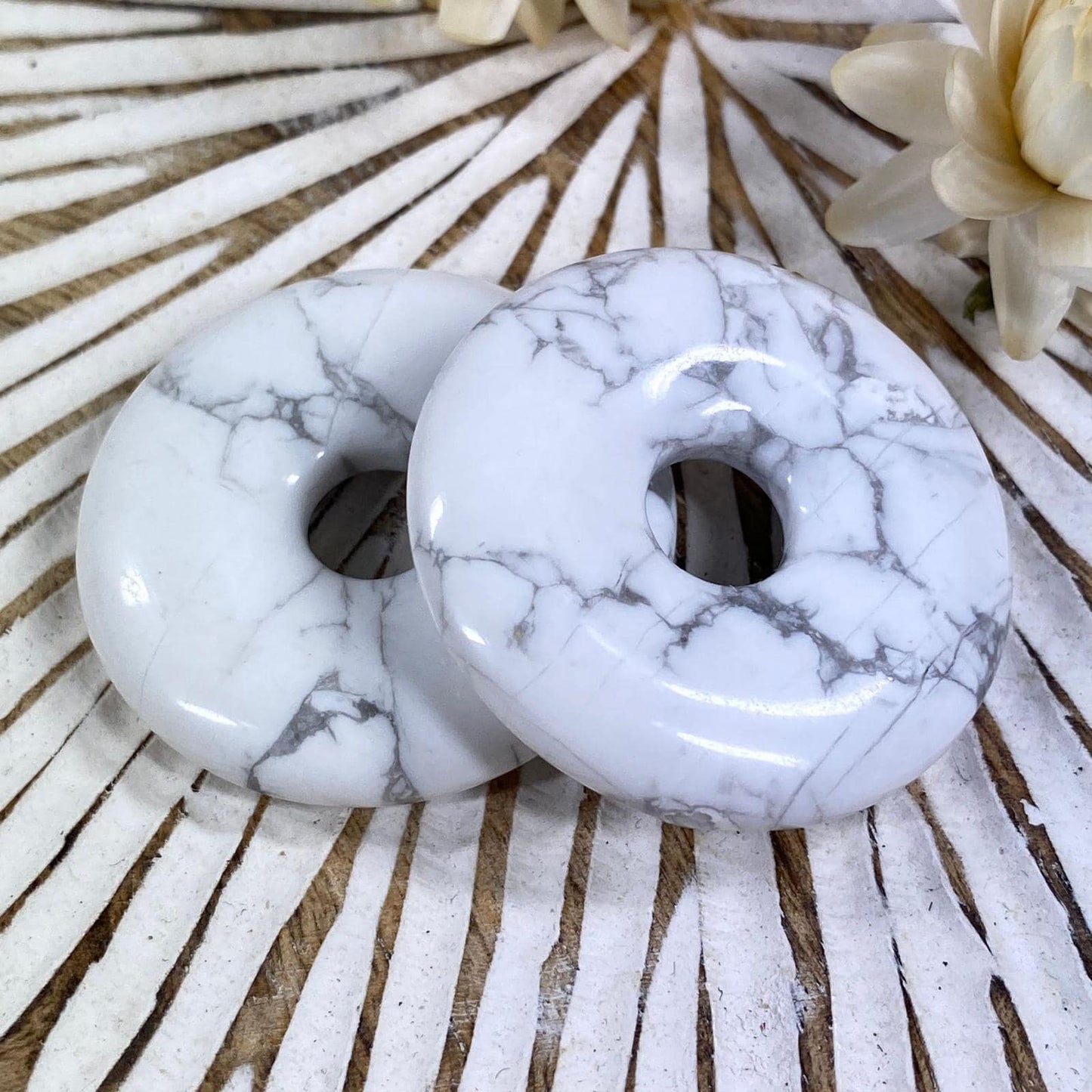 HOWLITH - Donut