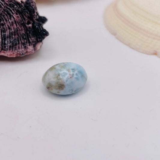 Larimar Nr. 10 – Atlantisstein Trommelstein mit Meereswellen-Musterung, Unikat | WUNDERSTEIN
