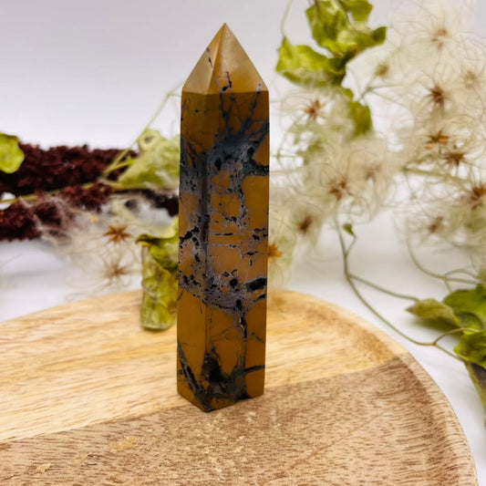 Maligano-Jaspis-Obelisk, ca. 9 cm hoch und 2,5 cm Durchmesser, Unikat von WUNDERSTEIN
