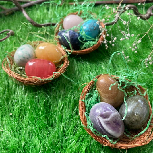 Osternest mit Edelstein-Eier