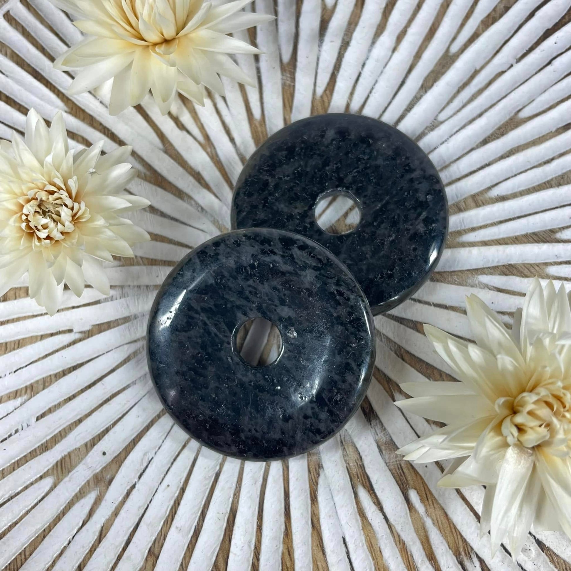 NUUMMIT - Donut