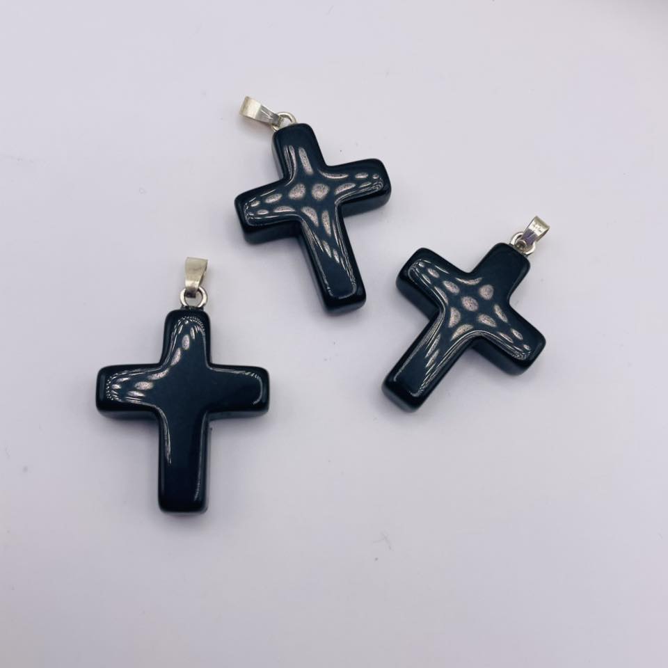 Kreuz-Anhänger aus echtem Onyx mit Silberöse – tiefschwarz glänzend, WUNDERSTEIN