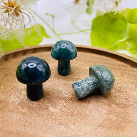 Glückspilz Moosachat – Maße ca. 21x25 mm – Unikat von WUNDERSTEIN
