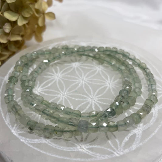WÜRFEL-ARMBAND 4mm - Prehnit