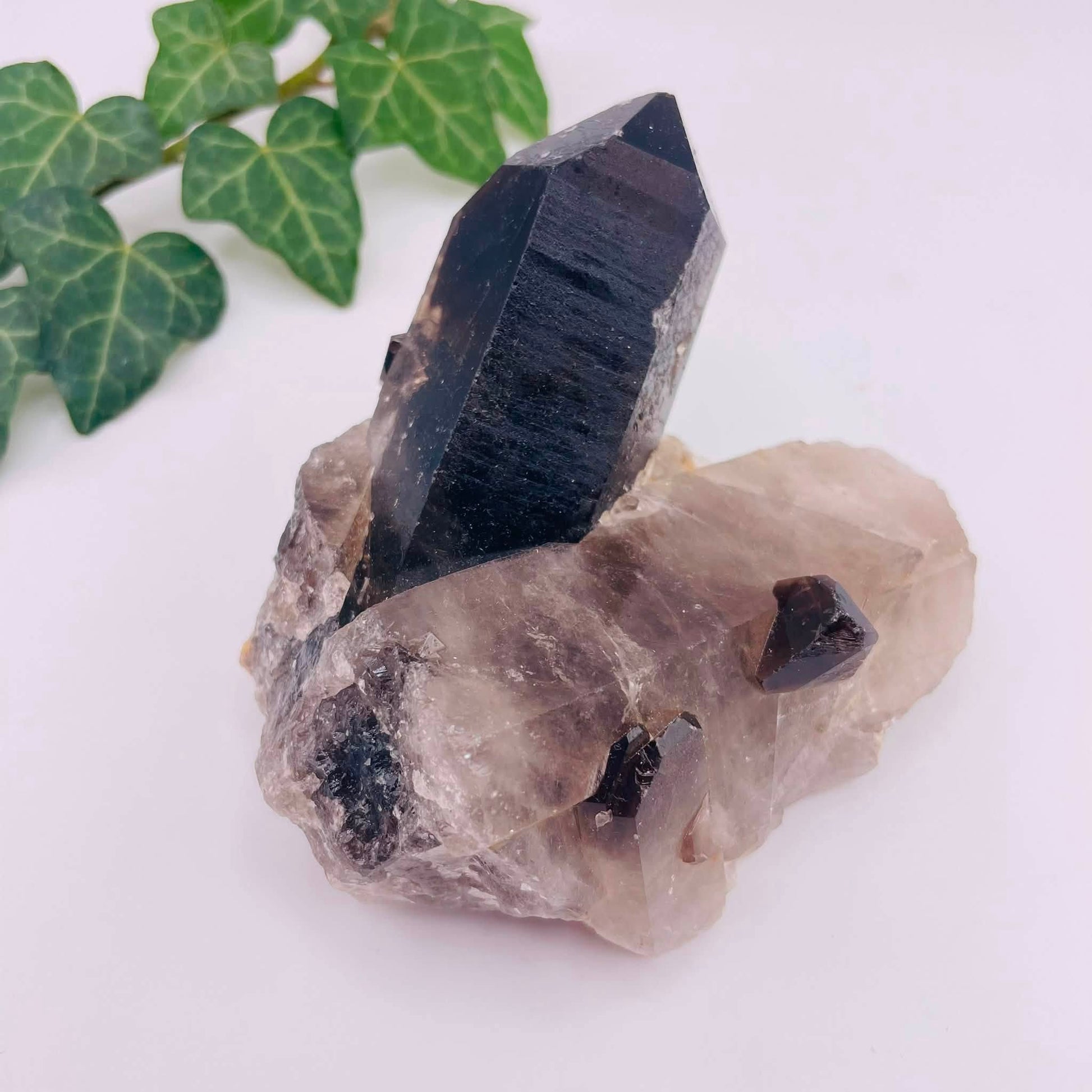 Rauchquarz-Stufe Nr. 4 – Natürlicher Kraftstein, rauchbraun, 10 × 8 × 6 cm, Unikat von WUNDERSTEIN

