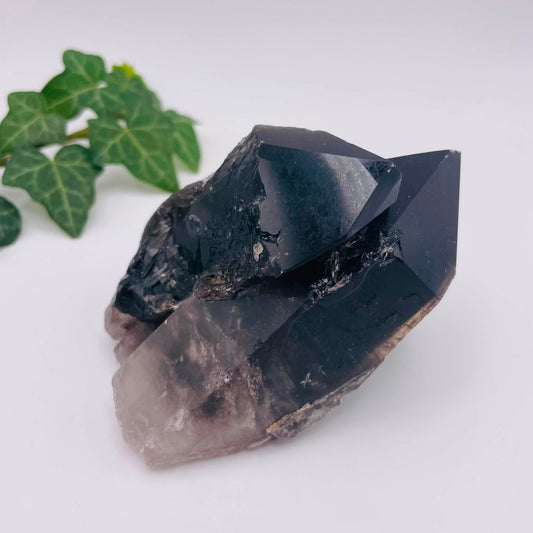 Rauchquarz-Stufe Nr. 8 – Natürlicher Kraftstein, rauchbraun, 7 × 5 × 10 cm, Unikat von WUNDERSTEIN

