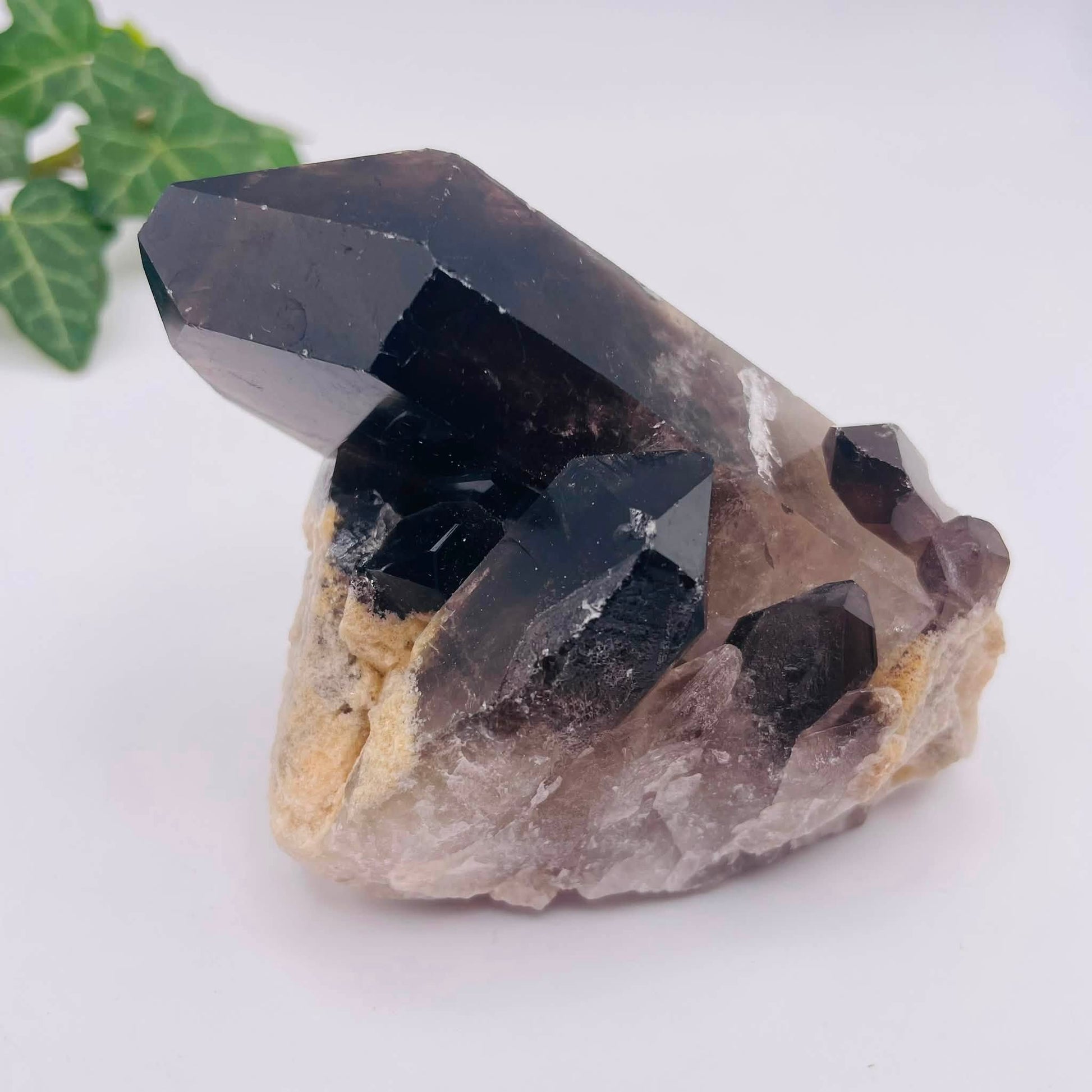 Rauchquarz-Stufe Nr. 9 – Natürlicher Kraftstein, rauchbraun, 7 × 4 × 6,5 cm, Unikat von WUNDERSTEIN
