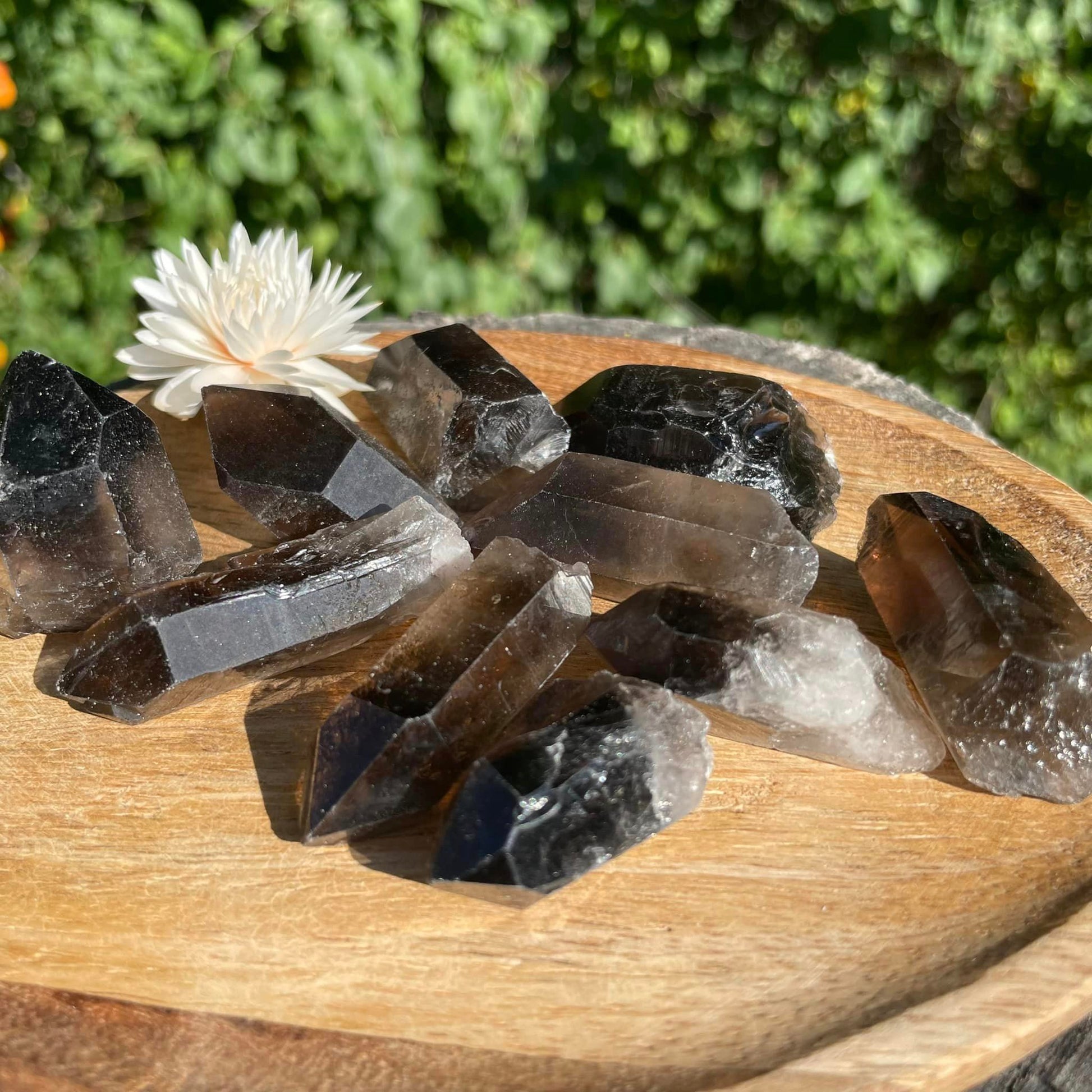 Rauchquarz Spitze – natürlicher Kraftstein in rauchigem Braun, ca. 4 x 1,5 cm, Unikat von WUNDERSTEIN
