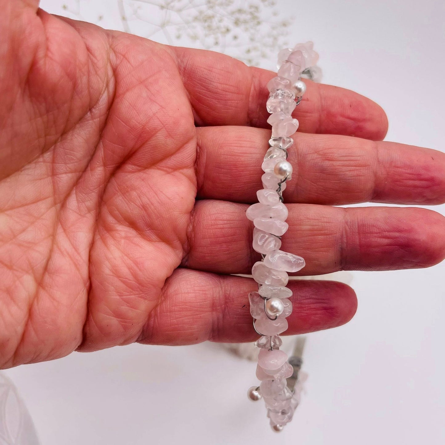Romantischer Edelstein-Haarreifen mit Rosenquarz – zarter Haarschmuck für Hochzeiten, Bälle und besondere Anlässe von WUNDERSTEIN
