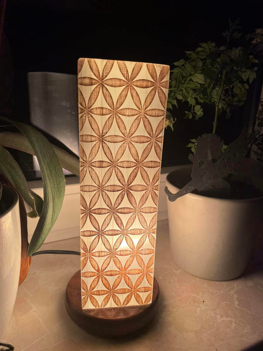 Selenit-Lampe "Blume des Lebens"