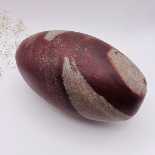 Shiva Lingam X-LARGE – natürliche Maserung und ovale Form, Narmada-Fluss Indien | WUNDERSTEIN
