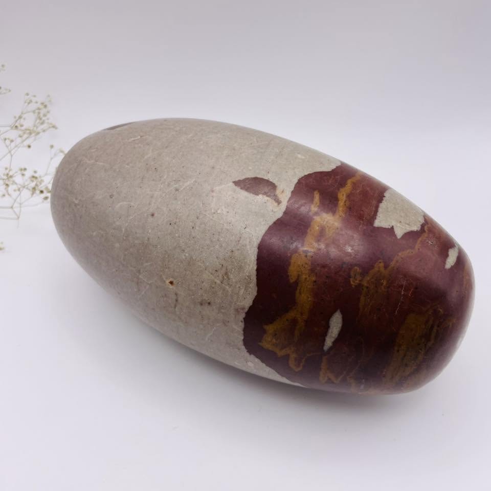 Shiva Lingam X-LARGE Nr. 2 – echter Narmada-Kraftstein, Vorderansicht, Unikat | WUNDERSTEIN
