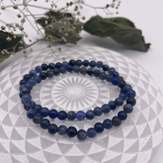 Kinderkugelarmband mit 4mm Sodalith-Perlen in tiefem Blau – WUNDERSTEIN