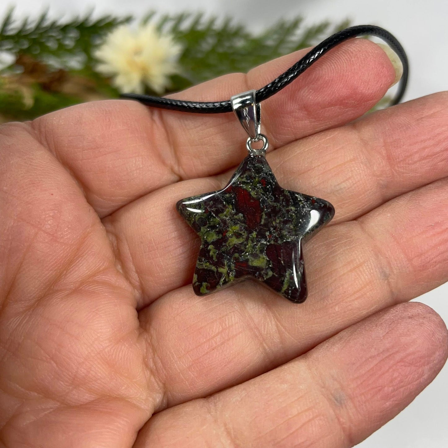Kette "Drachenblut-Jaspis Stern"