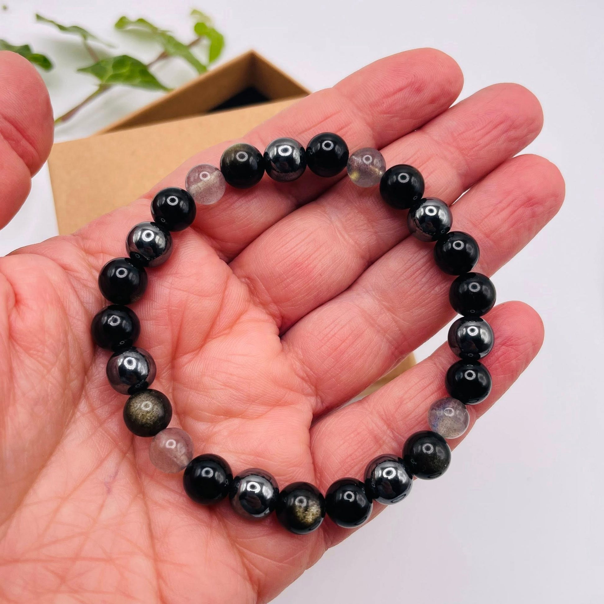 Detailansicht Armband DER STRATEGE – Naturstein Herrenarmband mit Labradorit & Turmalin, WUNDERSTEIN
