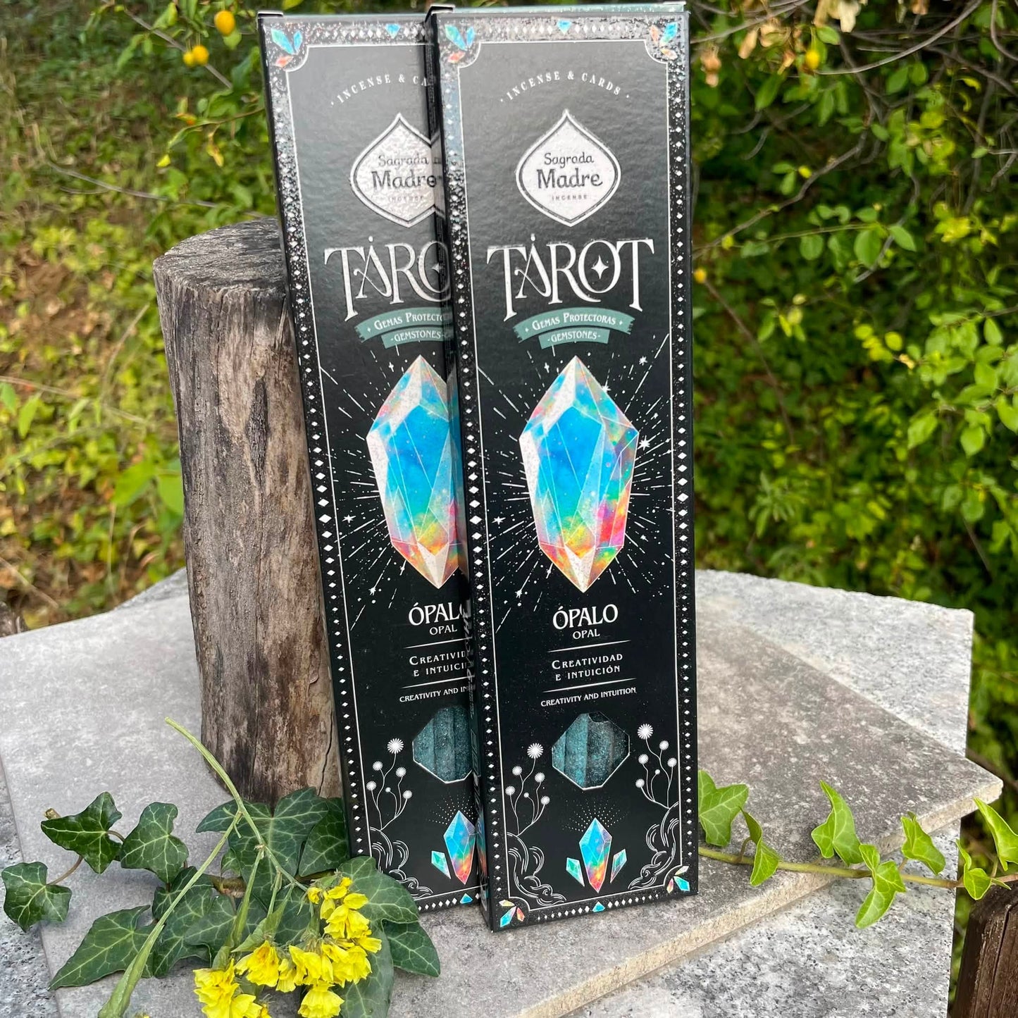 TAROT-Räucherwerk Opal von Sagrada Madre – 6 Premium-Stäbchen mit Opal-Pulverstaub, 1 Std. Brenndauer, mit Edelsteinkarten | WUNDERSTEIN
